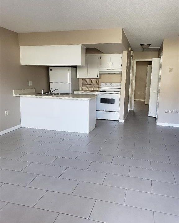 2nd image of 794 N Sinclair Ave