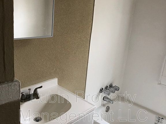 4th image of 777 Saint Paul Ave #777