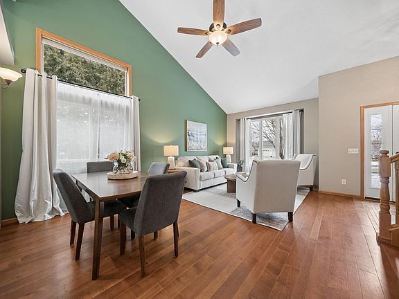 4th image of 712 Churchill Dr SE