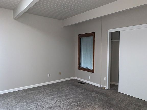 5th image of 10406 NE 16th Pl