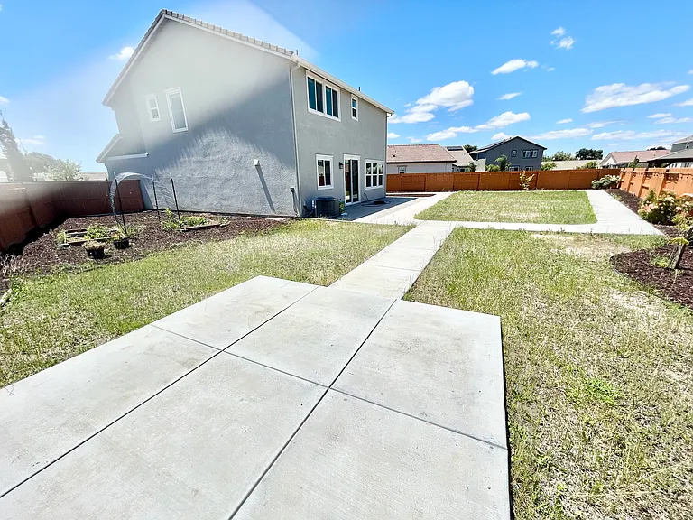 15581 Kellogg Creek Ct — Photo 27