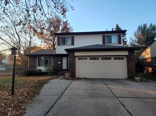 39641 Suzan Ct, Plymouth, MI 48170