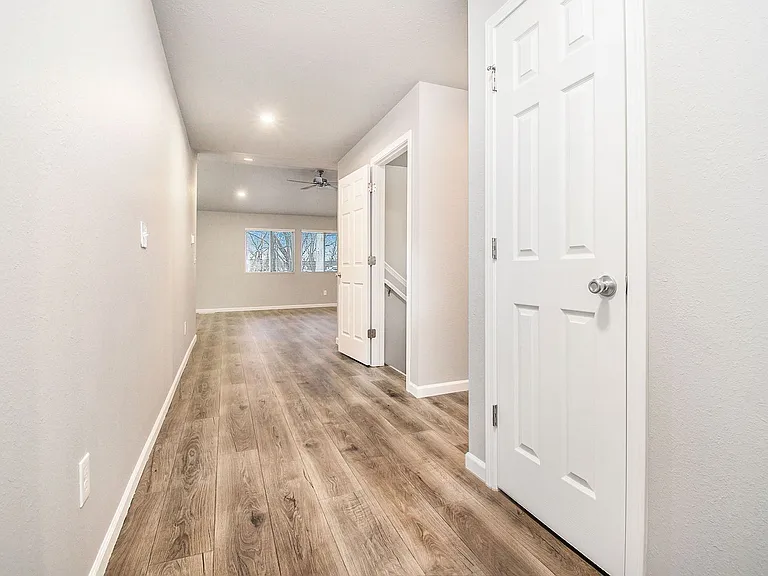 1867 Bluff Ridge Ct — Photo 8