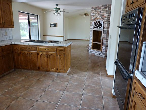 Kitchen Facing Living Room