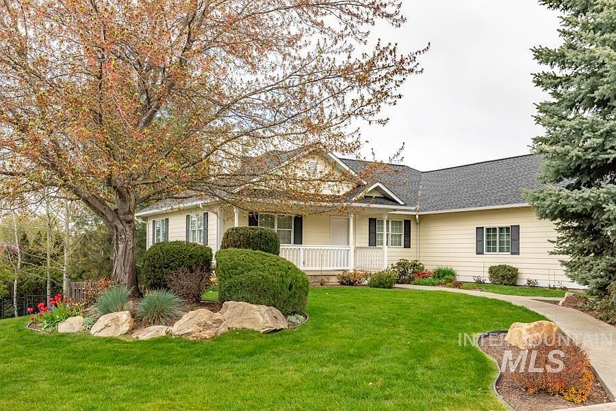 1st image of 437 Harvest Dr