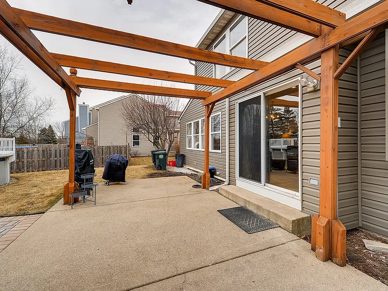1020 Evergreen Ct — Photo 30