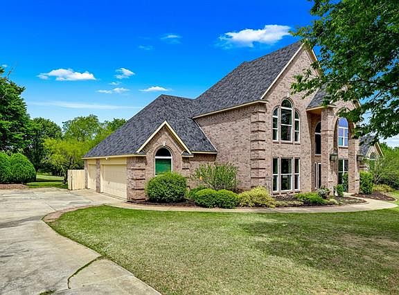2nd image of 4065 Bordeaux Cir
