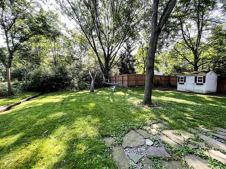 213 Cornell St — Photo 22