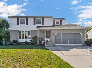 3738 Dogwood Ln, Hamburg, NY 14075