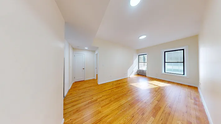 Rented by Bond New York | media 15