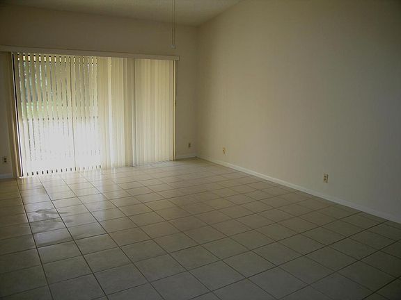3rd image of 2763 SW Matheson Ave #114