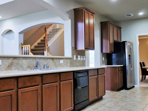 3rd image of 24902 Falcongrove Ln