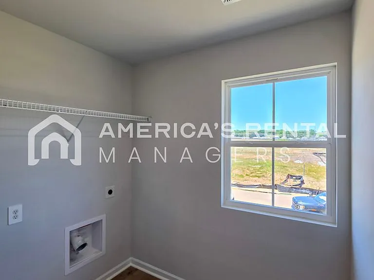 4111 Hudson Ct — Photo 22