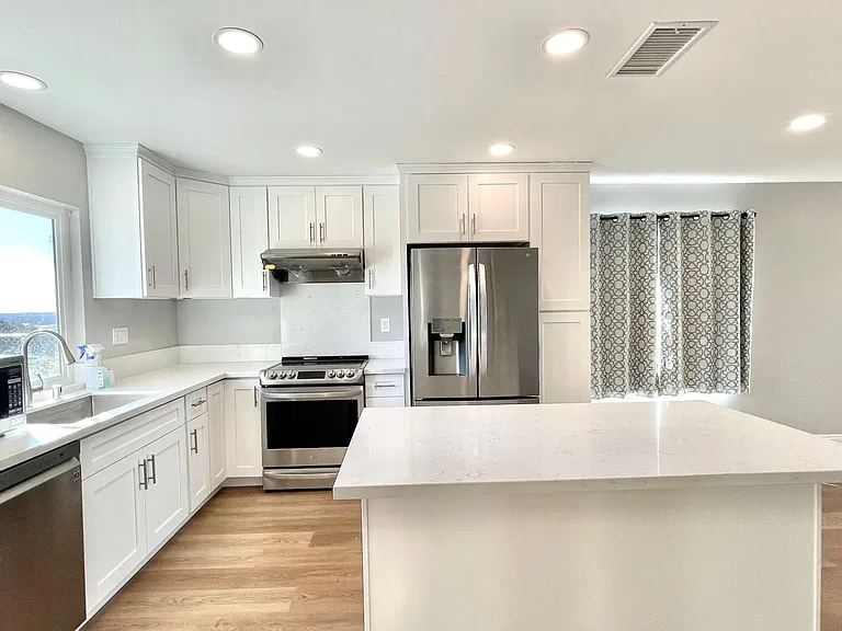 13556 Samantha Ave — Photo 13