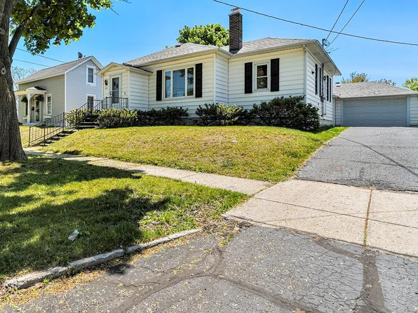 157 Lincoln St, Manistee, MI 49660