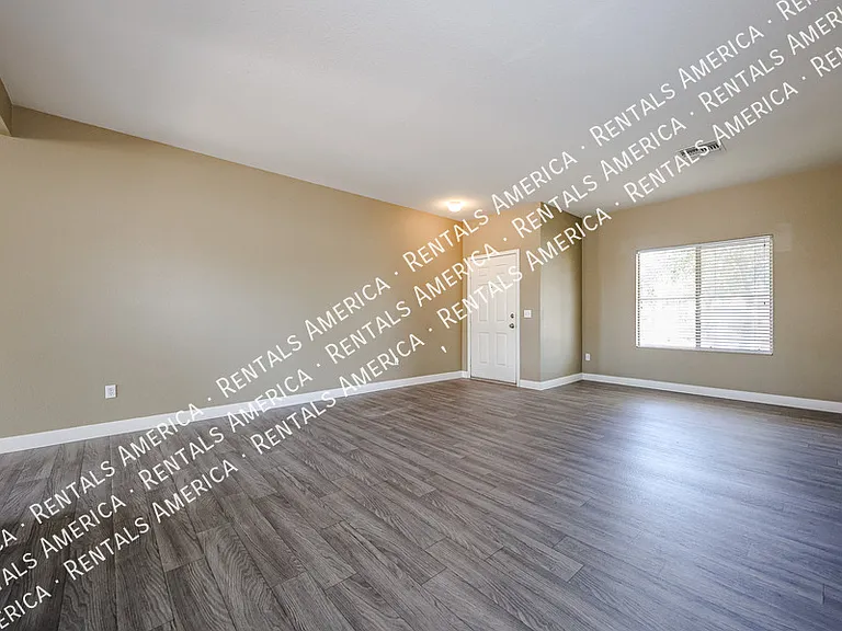 1356 E Clifton Ave — Photo 7