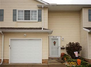 1705 Walnut Ln, Rocky River, OH