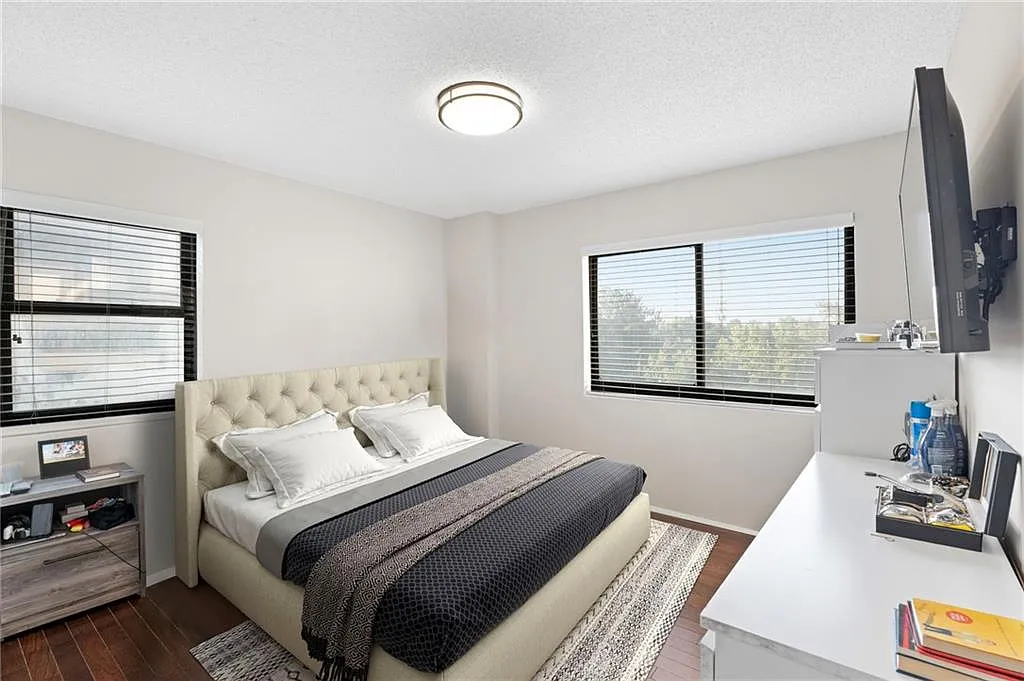 1 bed, 1.0 bath, 703 sqft, $1,100 — Photo 2