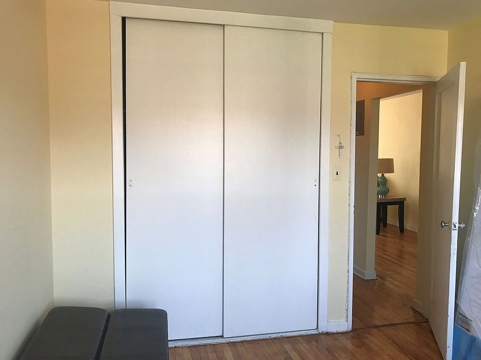 2nd image of 1087 Shore Pkwy #2