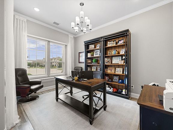 4th image of 798 Featherstone Dr