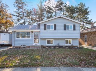 30892 Roosevelt Rd, Wickliffe, OH 44092