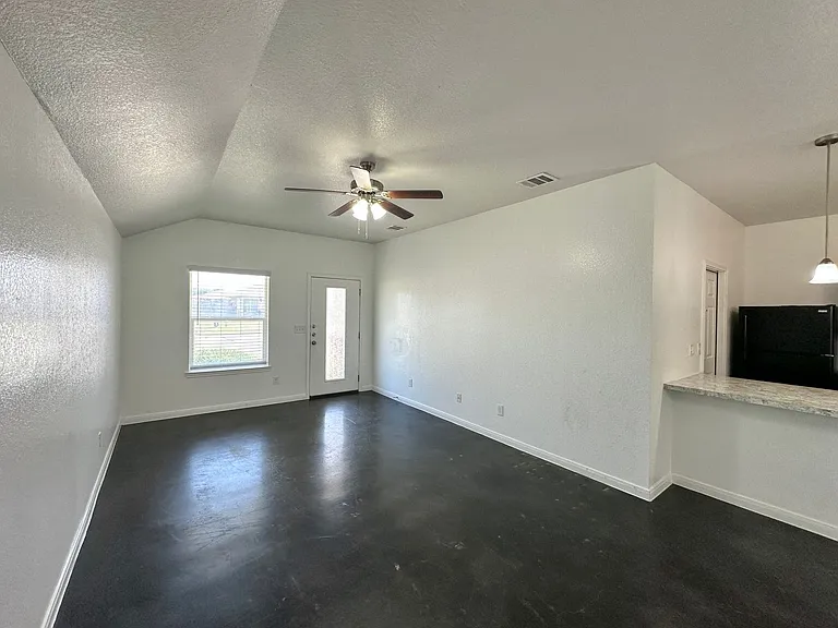 4507 Skyflower Ln — Photo 36