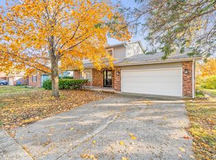 104 Mattek Ave, Dekalb, IL 60115