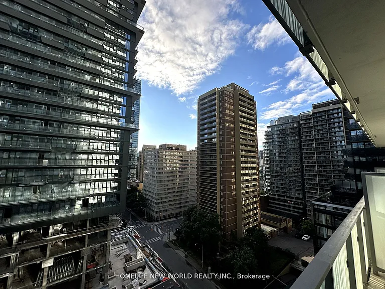 50 Charles St E #1101 — Photo 10