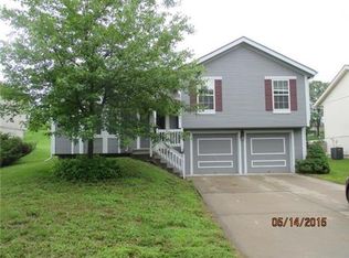 6501 S Brookside Rd, Pleasant Valley, MO 64068