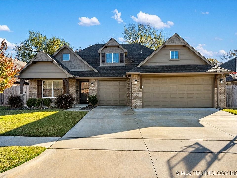 1st image of 6903 S Dogwood Pl