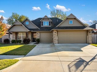 6903 S Dogwood Pl, Broken Arrow, OK 74011