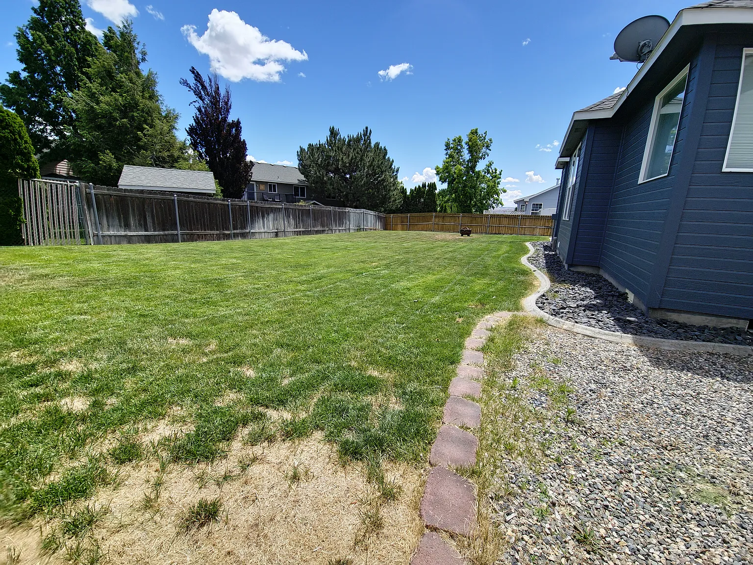 3 bed, 1900 sqft, $2,350 — Photo 4