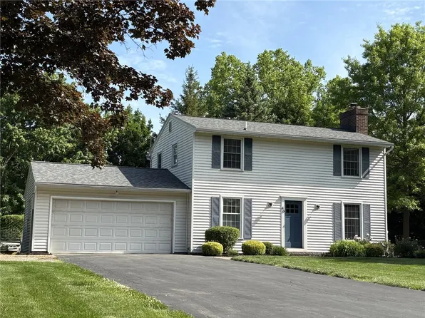 46 Sunderland Trl, Rochester, NY 14624