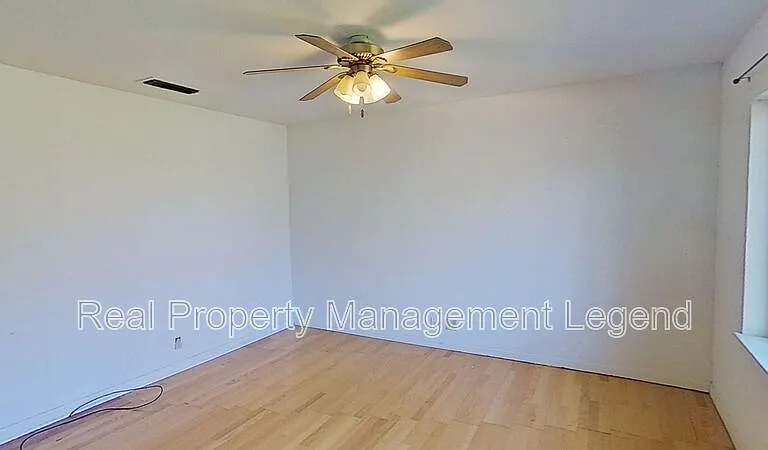 307 Depot St — Photo 3