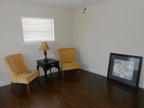3rd image of 5618 NW Briarwood Ave