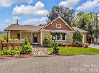 96 Garden Ct, Maggie Valley, NC 28751