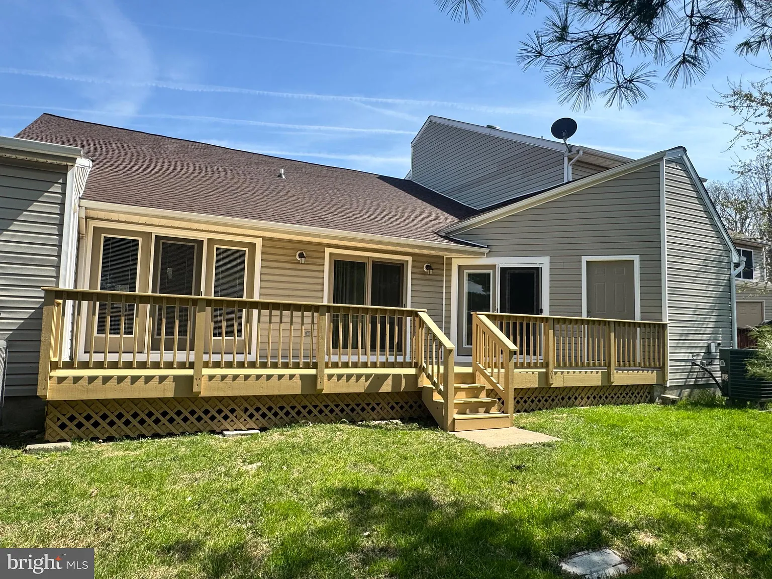 2 bed, 2.0 bath, 1232 sqft, $2,500 — Photo 2