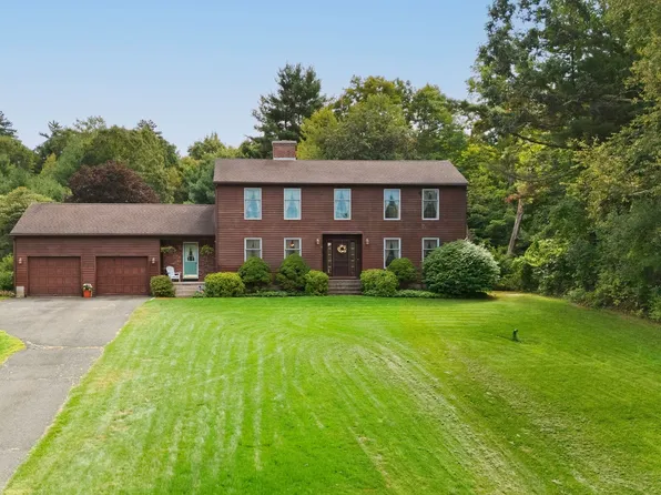 9 Labrie Ln, Holyoke, MA 01040