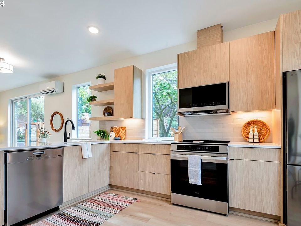 2671 NE Holman St Portland OR Zillow