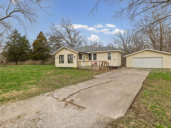 2nd image of 2429 Overbeck Ln