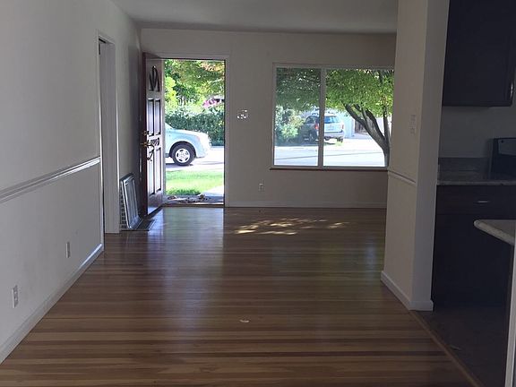 3rd image of 383 Orchard Ave