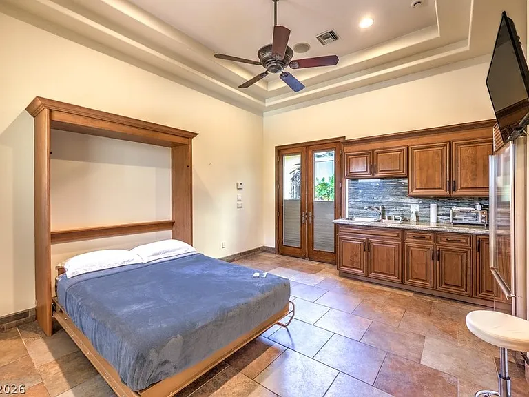 2780 El Camino Rd — Photo 64
