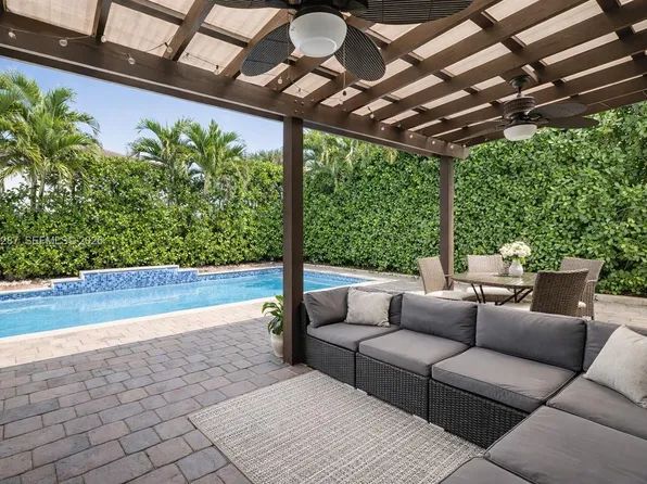 14929 SW 176th Ter, Miami, FL 33187