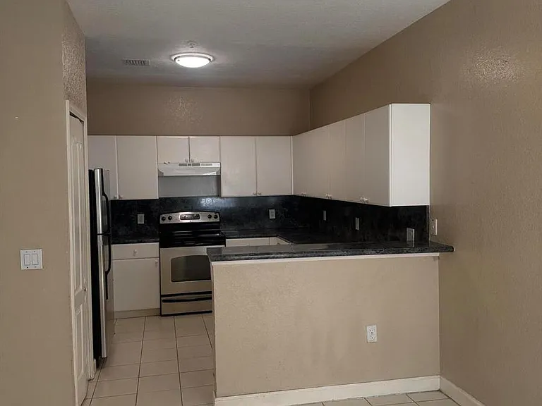 1121 Shoma Dr — Photo 13