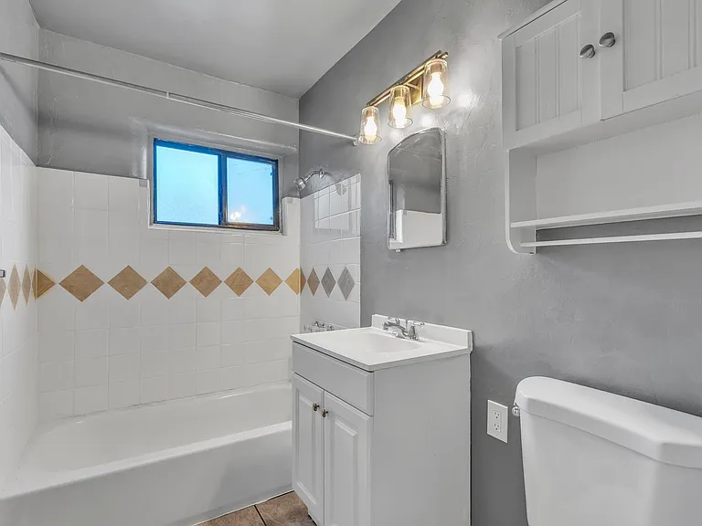 233 Solano Dr NE #1 — Photo 11
