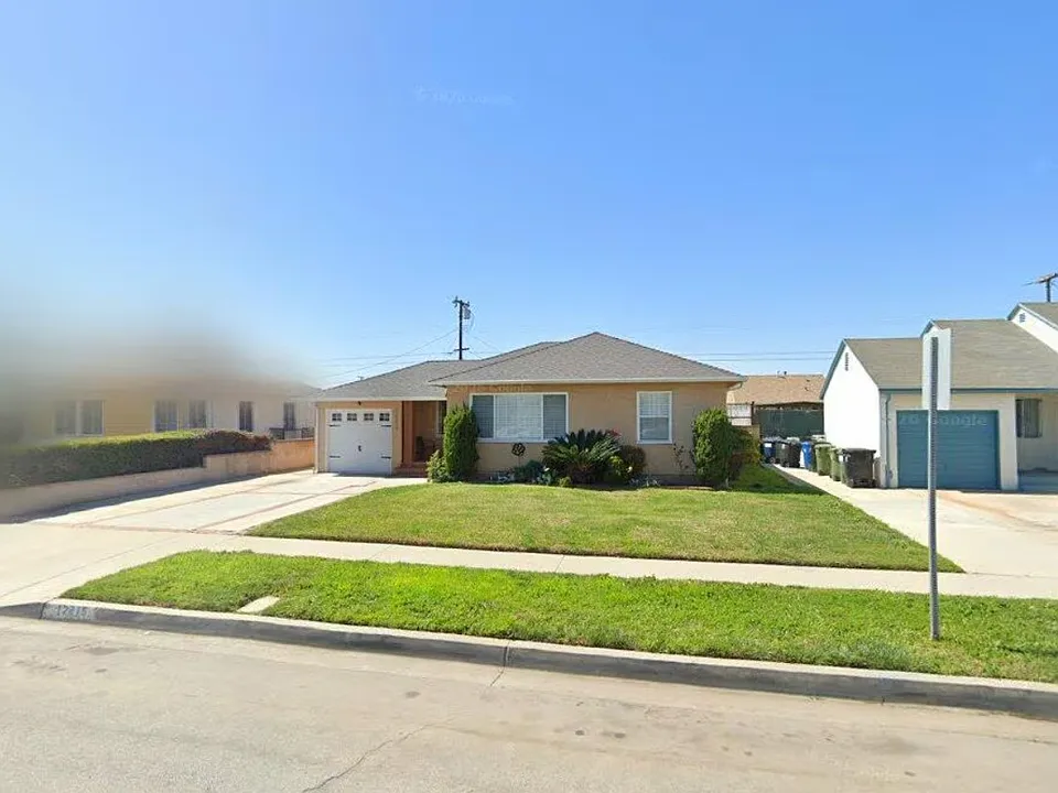 12815 Clovis Ave