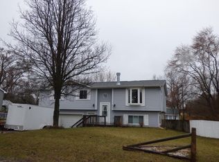 711 Annabelle St, McHenry, IL 60051