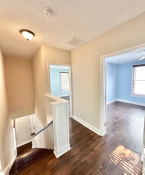 305 W 9th St — Photo 30