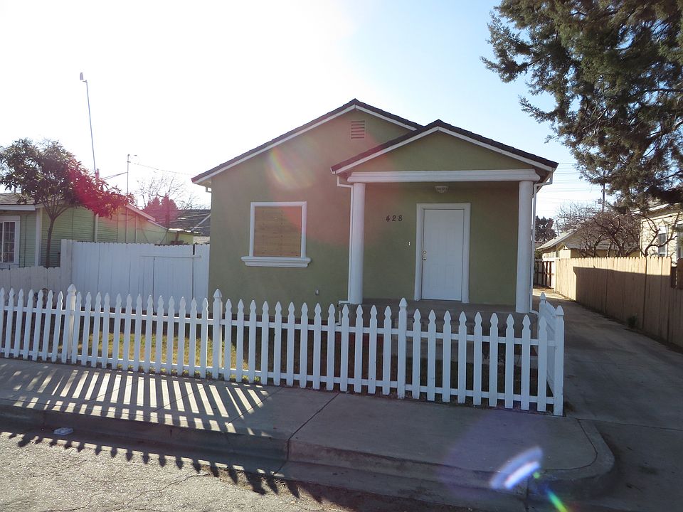 2nd image of 428 Railroad Ave