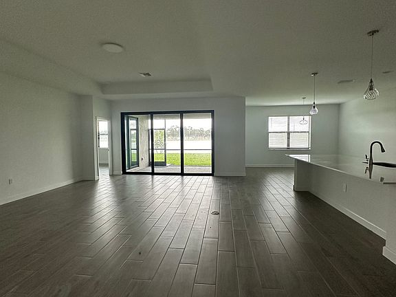 3rd image of 10855 Timber Creek Dr